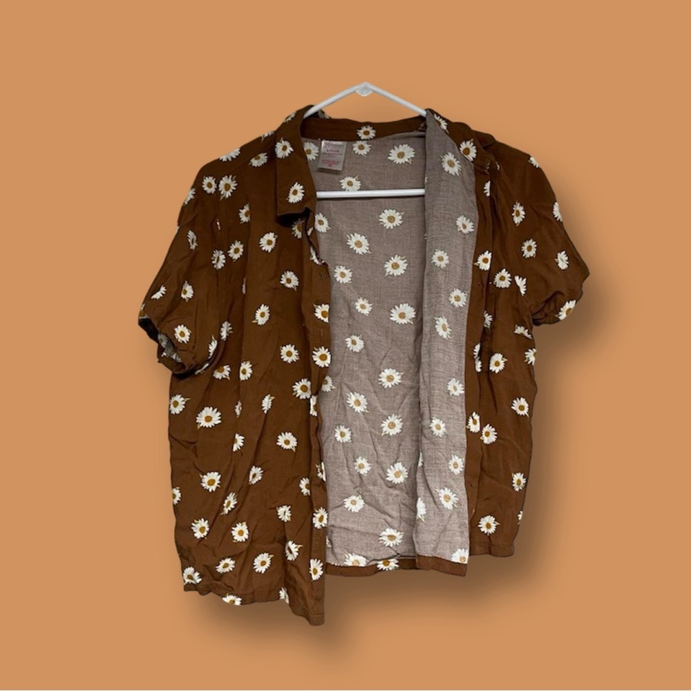 Daisy Button-Up Tee Blouse